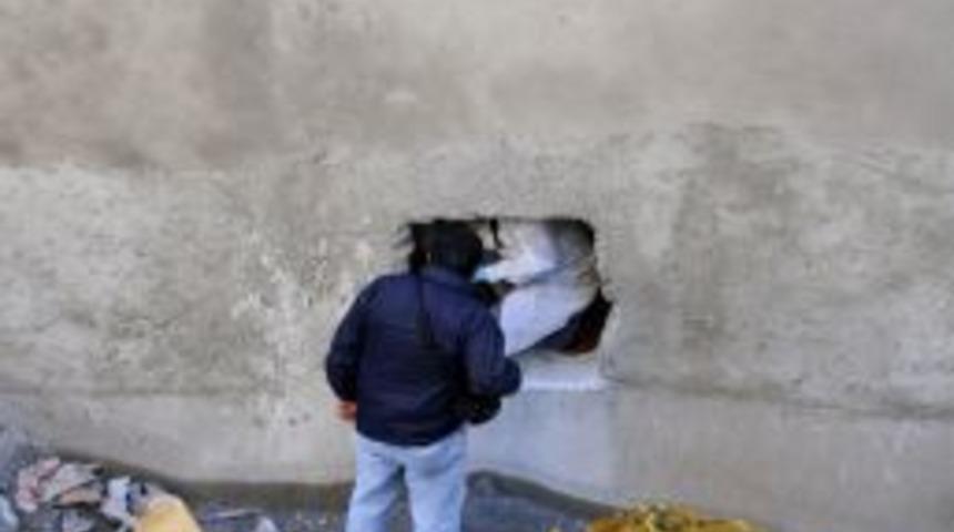 Yeni ev almak i&ccedil;in geldi inşaata &ouml;ld&uuml;