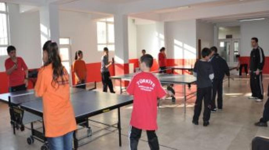 Masa tenisi takımı şampiyonaya hazırlanıyor