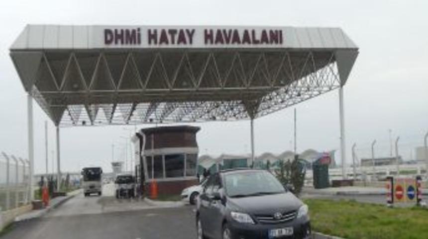 Etkili yağmur Hatay Havaalanını yine u&ccedil;uş trafiğine kapattı