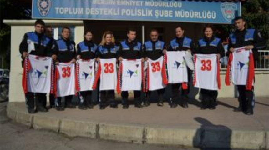 Polisten engellilere destek