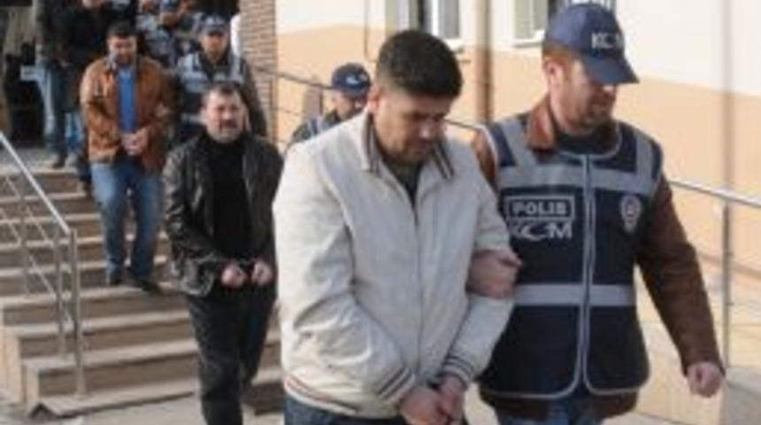 Pazarcılardan kurulu tefeci &ccedil;etesine operasyon: 10 g&ouml;zaltı