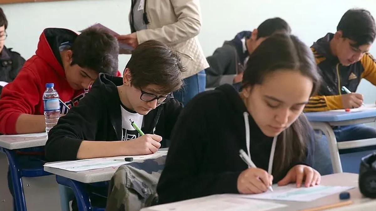 MEB daha duyurmadı bile! Fırsatçılar hemen tuzak kurdu: Milyonlarca öğrenci ve veliyi ilgilendiriyor 1