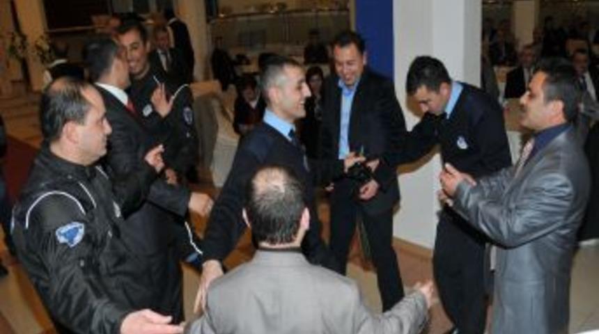 Keçiören’de zabıtalar eğlenerek stres attı