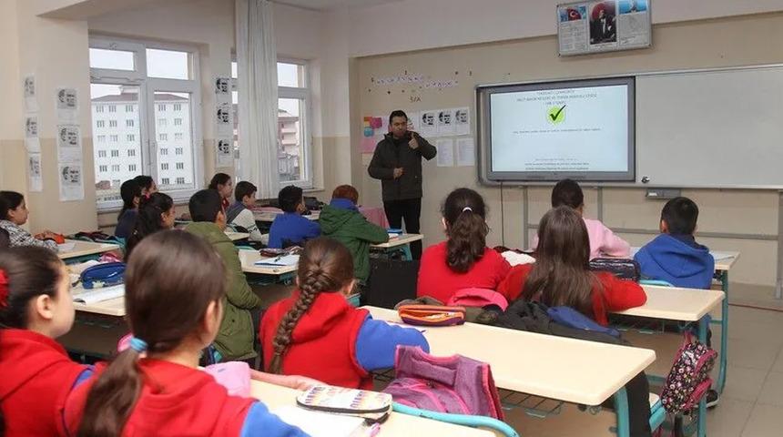 MEB daha duyurmadı bile! Fırsat&ccedil;ılar hemen 'tuzak' kurdu: Milyonlarca &ouml;ğrenci ve veliyi ilgilendiriyor