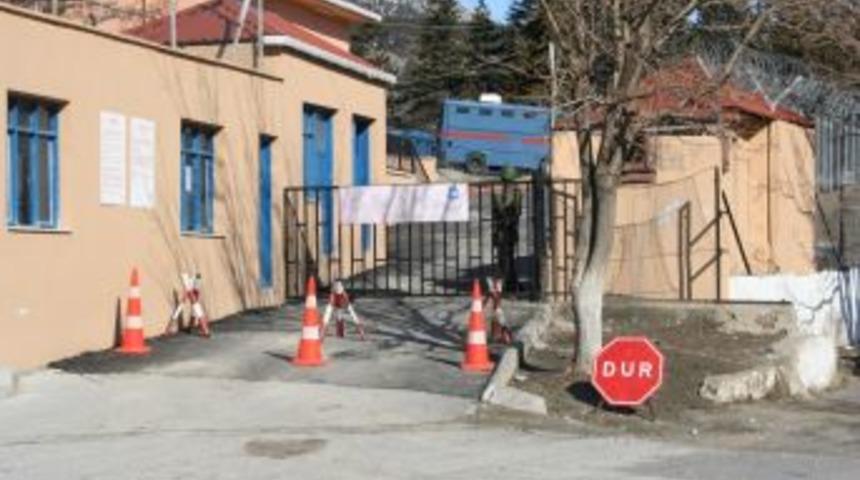 Pozantı Cezaevi'nden nakillerin bug&uuml;n başlaması bekleniyor