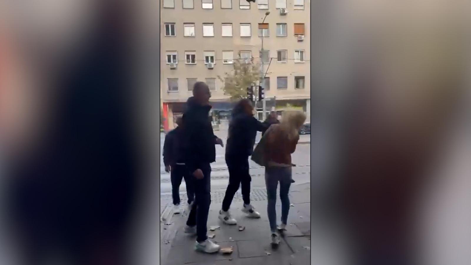 Bir ülke bunu konuşuyor! Ünlü iş insanı yanında çocuğu bulunan bir kadını tokatladı!