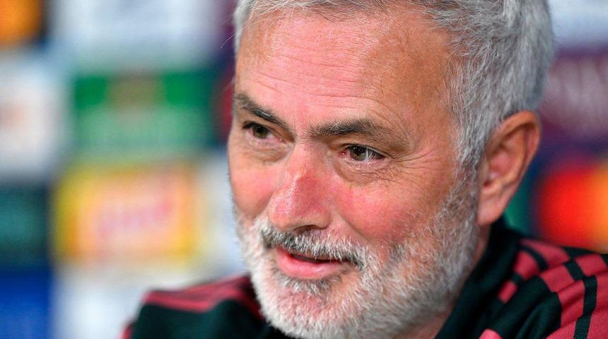 13 yıl sonra aynı Mourinho! El Clasico'daki g&ouml;r&uuml;nt&uuml; g&uuml;ndem oldu