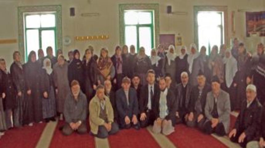 Gemerek M&uuml;ft&uuml;l&uuml;ğ&uuml;, umreye gidecek vatandaşlara eğitim verdi