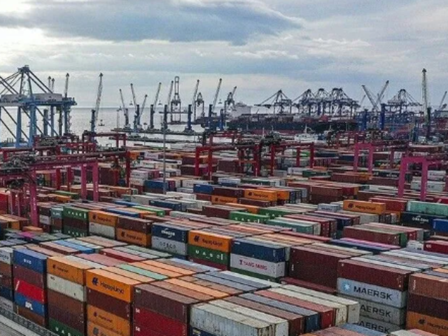 Serbest b&ouml;lgelerden 9 ayda 9,8 milyar dolarlık ihracat