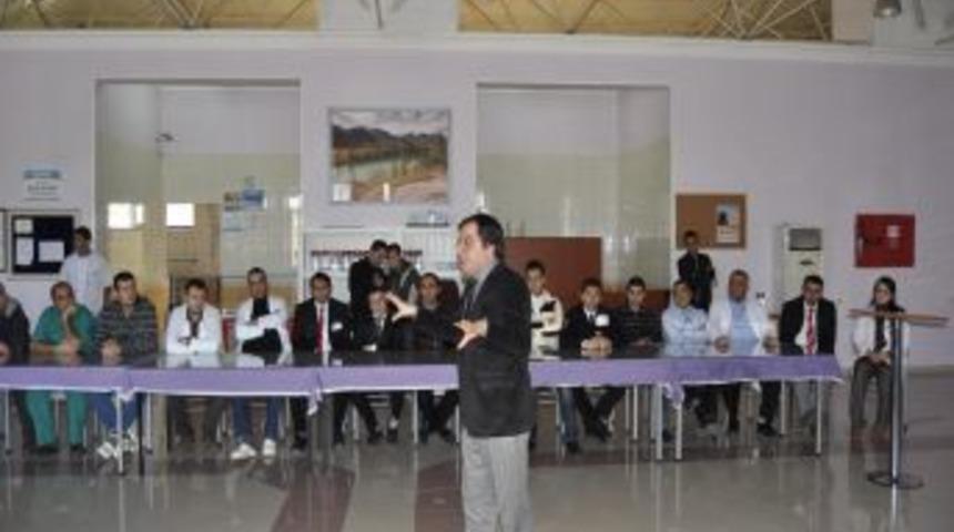 Hastane personeline iletişim seminer