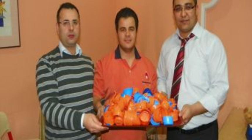 Engellileri sevindirmek i&ccedil;in kapak topluyorlar