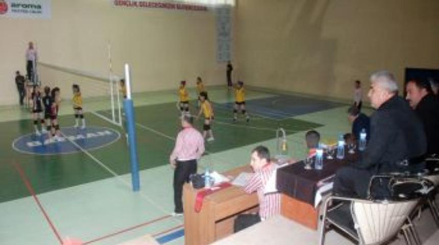 Eğitim spor bayanlar voleybol takımı şampiyon