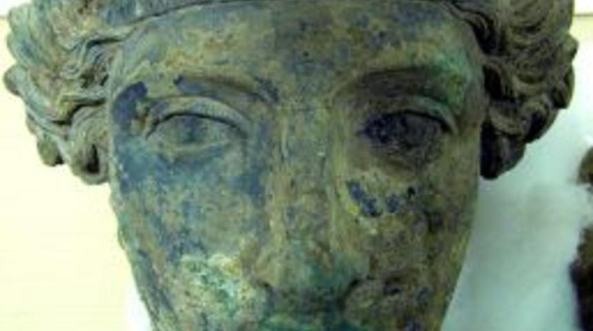 Buzdolabının içinden 5 bin yıllık tarihi eser çıktı