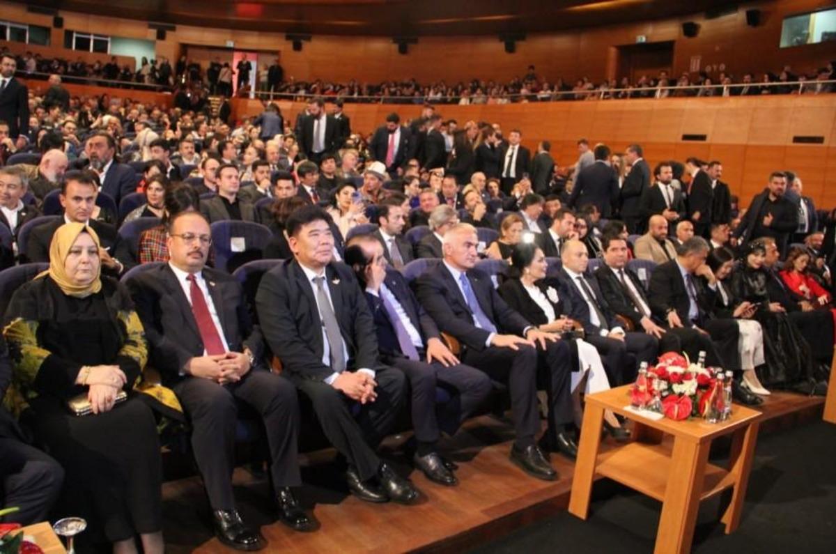 T&uuml;rk d&uuml;nyasından 56 film izleyiciyle buluşacak, d&ouml;rt yeni sinema projesine destek verilecek 3