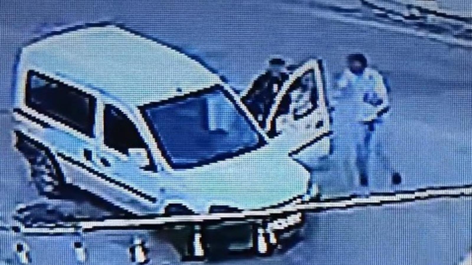Trafikte önünü kestiği aracı çaldı! O anlar kamerada 📹