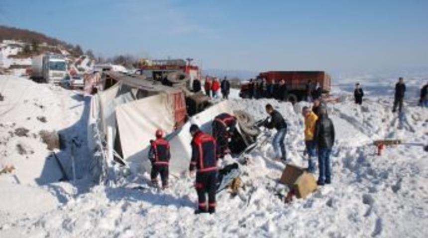 Kaza anı, güvenlik kameralarına yansıdı