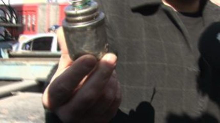 K&uuml;&ccedil;&uuml;k&ccedil;ekmece'de bomba s&uuml;s&uuml; verilen metal par&ccedil;ası polisi alarma ge&ccedil;irdi