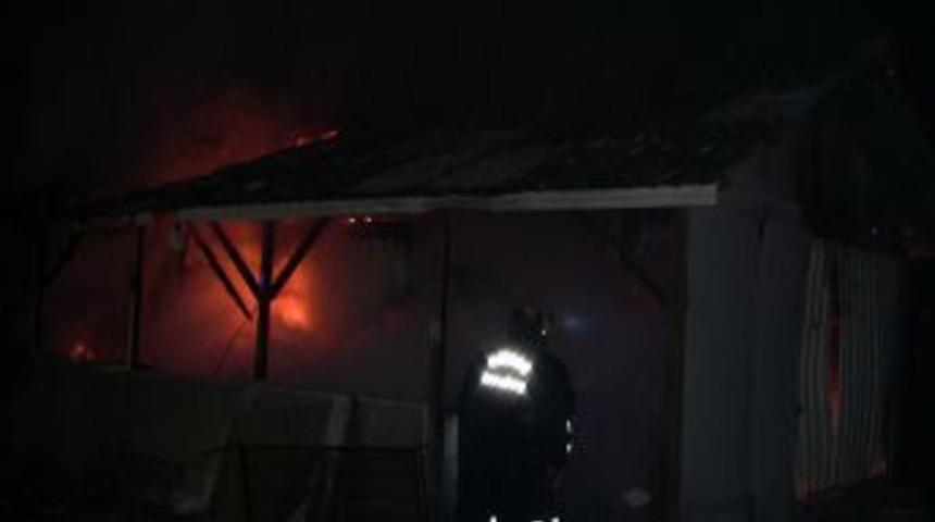 D&uuml;zce&rsquo;de yanan evde bir kişi &ouml;ld&uuml;