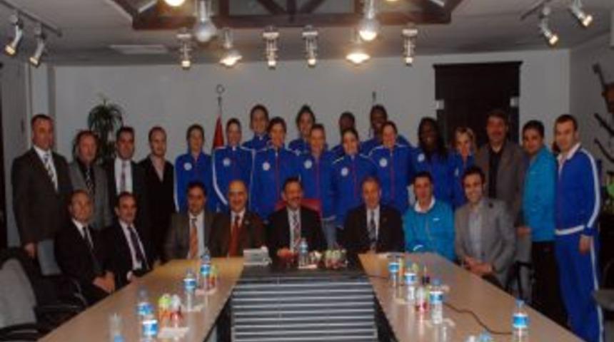 Başkan &Ouml;zhaseki: Kayseri'ye kupa sevinci yaşatın