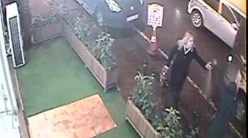 Şahir magandasından 'kadına şiddet', g&uuml;venlik kamerasında