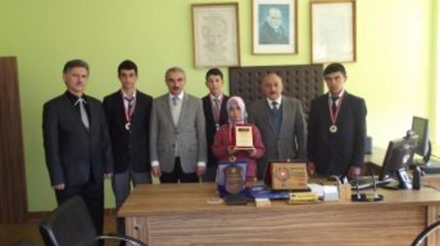 Tirebolu İmam Hatip Lisesi il birincisi
