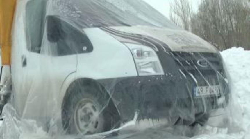 Otomobiller poşete girdi