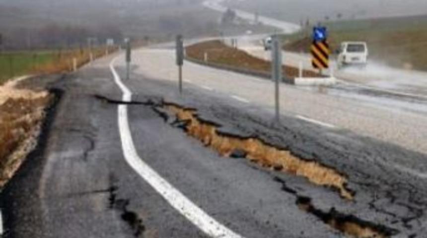 Metiner&rsquo;den Kahta yoluyla ilgili girişim: &Ccedil;&ouml;ken yol onarılacak