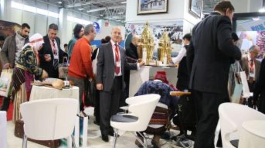 EMITT&rsquo;te Burdur standında 6 bin fincan salep dağıtıldı