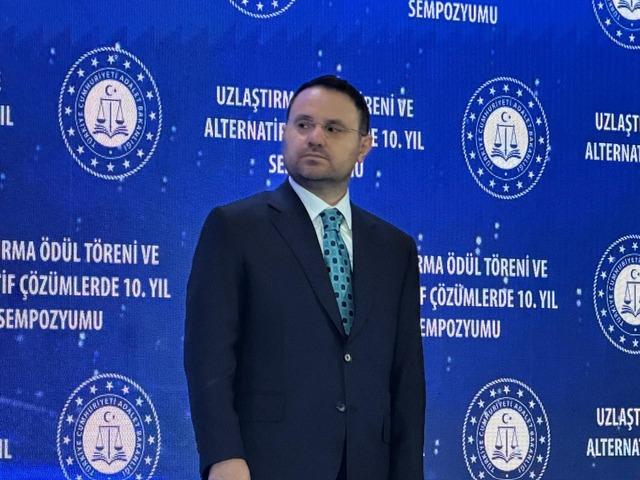 Bakan G&uuml;rlek: Alternatif &ccedil;&ouml;z&uuml;m y&ouml;ntemleriyle kamu davaları y&uuml;zde 33 azaldı 2