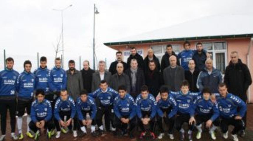 Kaymakam Aktaş, Beşikd&uuml;z&uuml;spor Kul&uuml;b&uuml;'n&uuml; ziyaret etti