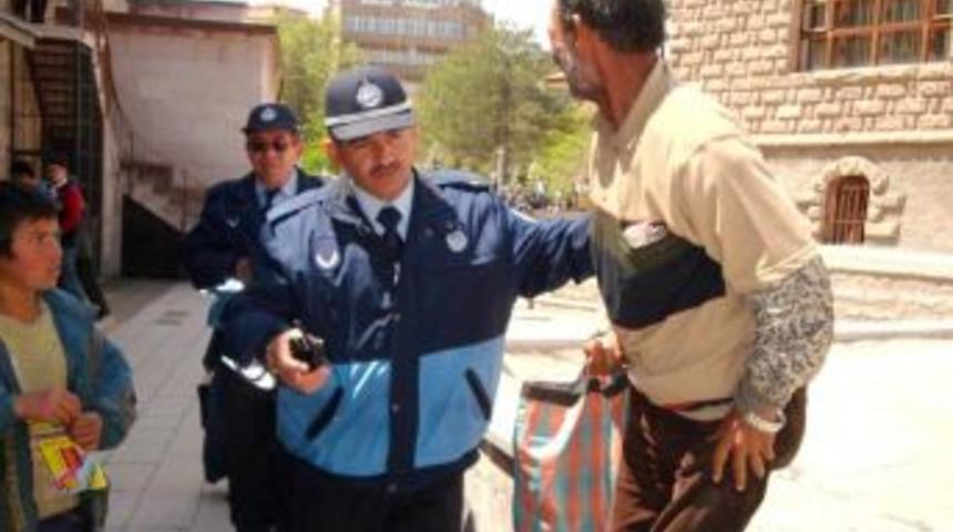 Zabıtadan dilenci operasyonu