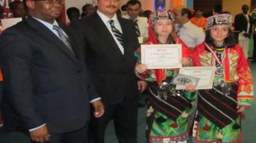 Uluslararası Bilgisayar Olimpiyatı'nda d&uuml;nya ikincisi oldular