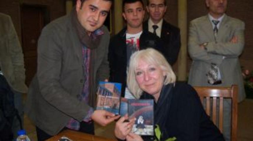 M&uuml;lteciler oyunun bir par&ccedil;ası