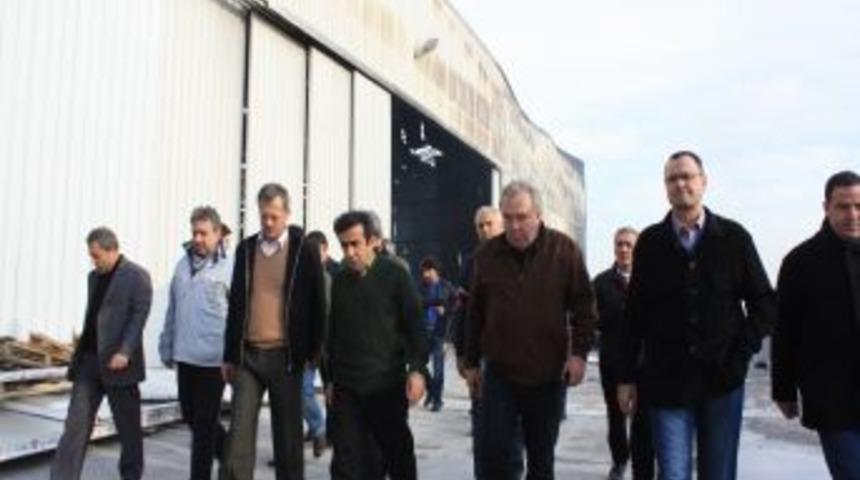 Mersin Valisi G&uuml;zeloğlu: &Ccedil;ok ş&uuml;k&uuml;r ucuz atlatılmış bir yangın