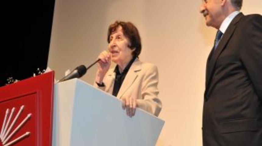 Rahşan Ecevit: Türkiye'de en önemli konu irticadır