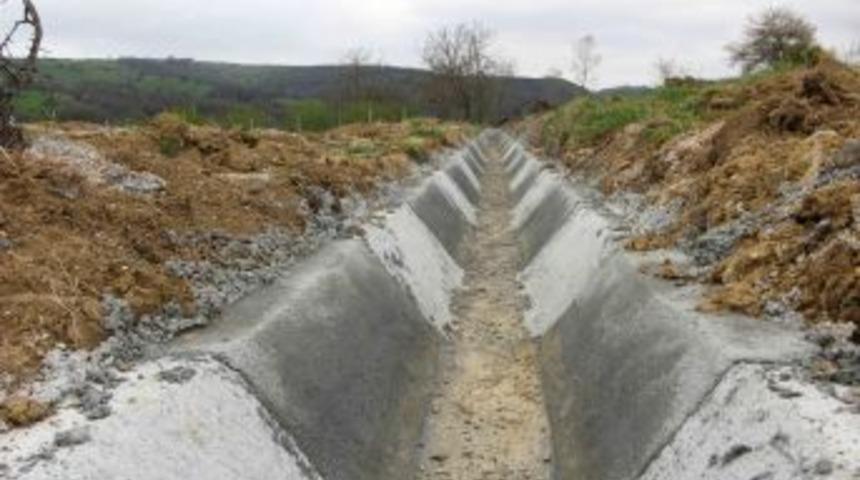 Kocaeli B&uuml;y&uuml;kşehir Belediyesi, tarla sulaması i&ccedil;in kanal ağı yapıyor