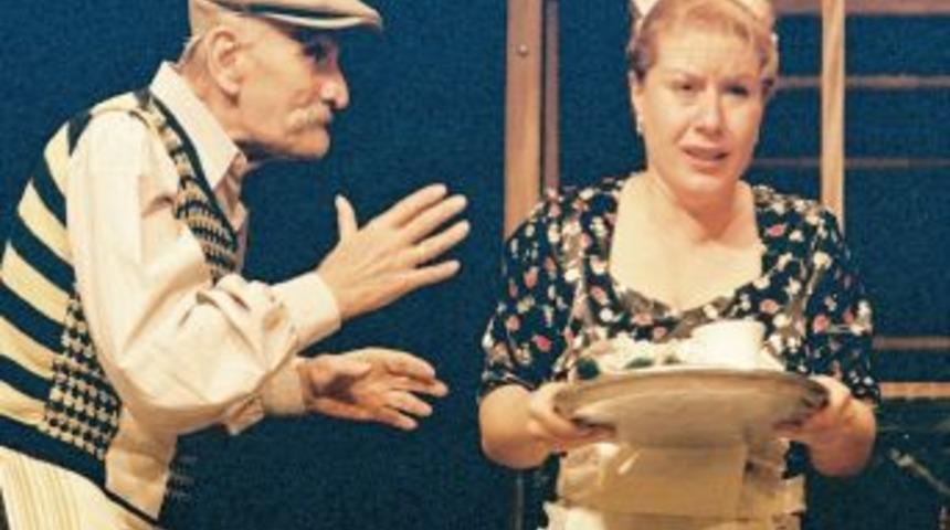 Devlet Tiyatroları Sanat&ccedil;ısı Adnan Başer, vefat etti