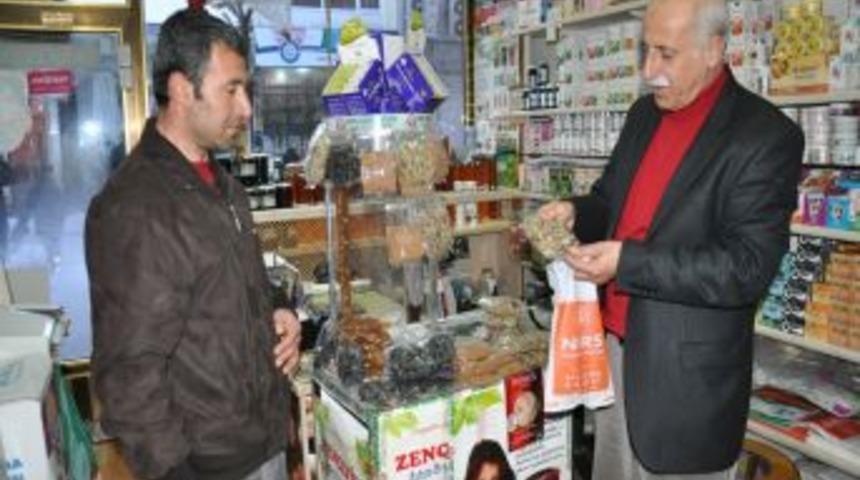 Tatvanlılar soğuk havalarda aktarların &ouml;zel karışımıyla şifa buluyor