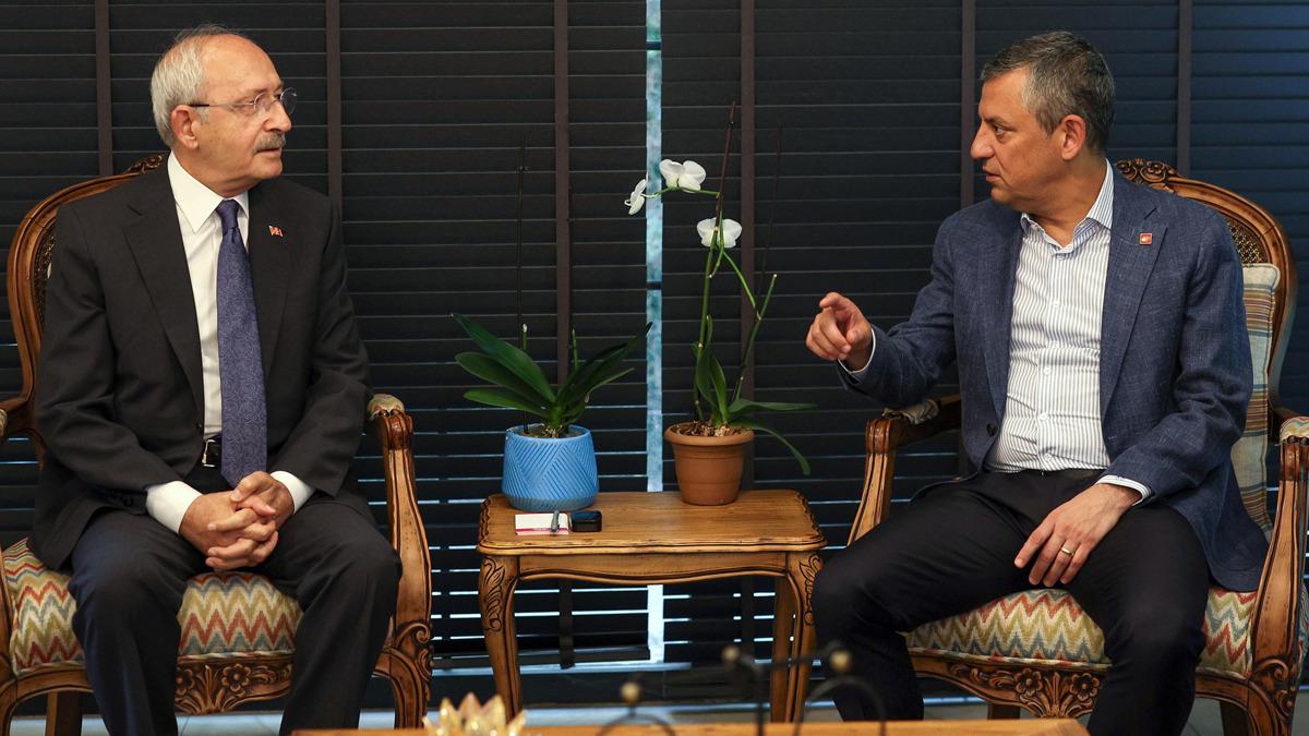 G&uuml;rsel Tekin den &ccedil;ok konuşulacak &ccedil;ıkış: "&Ouml;zg&uuml;r &Ouml;zel, Kılı&ccedil;aroğlu ndan &ouml;z&uuml;r dilerse CHP ye d&ouml;nebilir" 2
