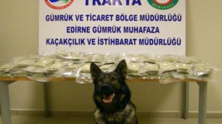 Kapıkule&rsquo;de 35 kilogram bonzai maddesi ele ge&ccedil;irildi