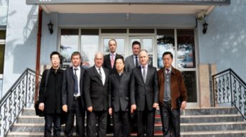 &Ccedil;inli işadamları heyeti yatırım kararı aldıkları b&ouml;lgeyi ziyaret etti