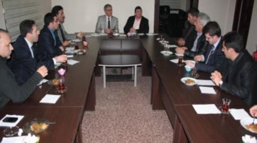 Kars Milli Eğitim M&uuml;d&uuml;r&uuml; Alkış: Kars her alanda hizmete muhta&ccedil; bir şehir