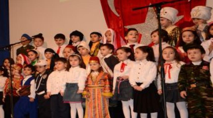 Minik &ouml;ğrencilerden dil gecesi