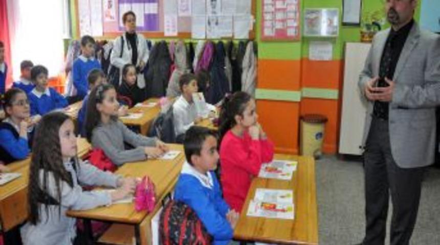 İlk&ouml;ğretim &ouml;ğrencilerine b&ouml;brekleri korumanın yolları anlatıldı