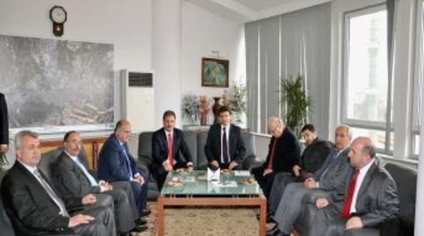 İTO Başkanı Yal&ccedil;ıntaş Başkan &Ccedil;akır'ı ziyaret etti