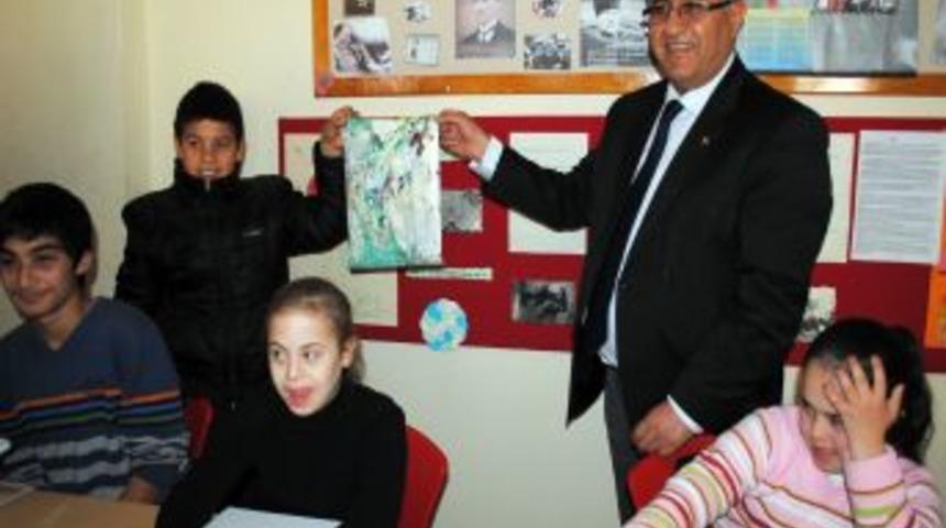 Kaymakam Bulgurlu'dan engelli &ouml;ğrencilere destek ziyareti