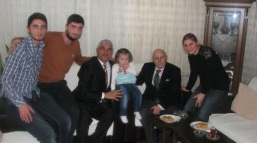 Vali Kızılcık, Ulusoy ailesine taziye ziyaretinde bulundu