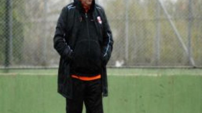 Adanaspor haftalar sonra gelen galibiyetin keyfini s&uuml;r&uuml;yor