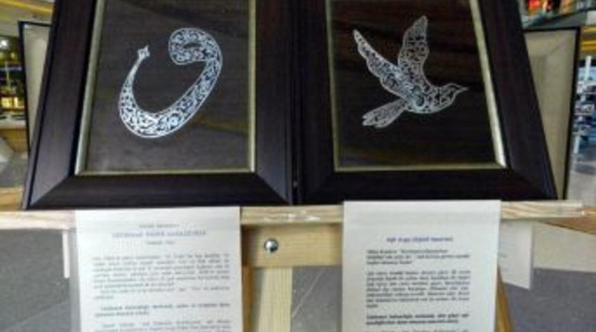 Sedefin modern y&uuml;z&uuml;n&uuml; &ldquo;Aşk Tılsımları&rdquo; sergisinde sergiliyor