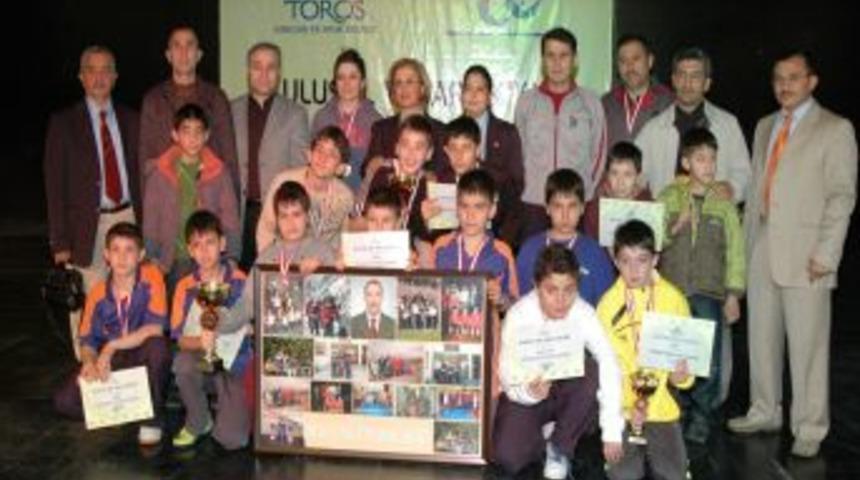 Trafik kazasında hayatını kaybeden Sarıkay ve Aktay&rsquo;ın anısına turnuva